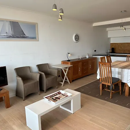 Elegant 2-bedroom With A Sleeping Corner And Stunning Front Sea View T15 Apartment *